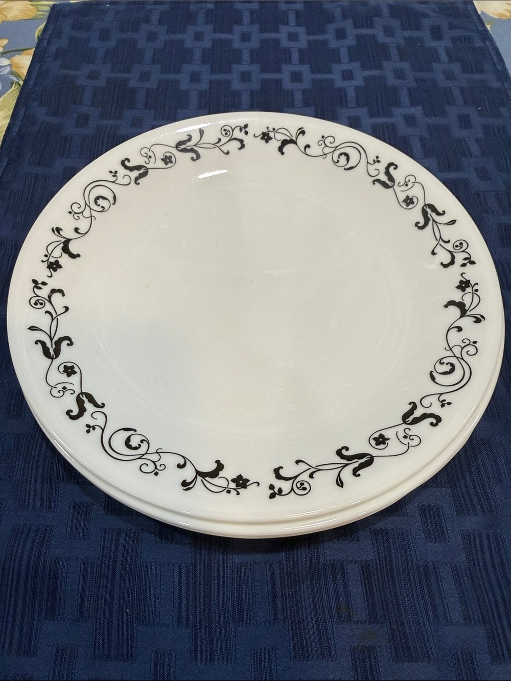 Corelle Garden Getaway set of three 8.5 inch plates